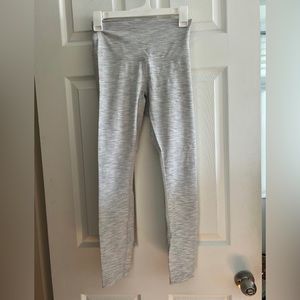 Wunder under Lululemon leggings